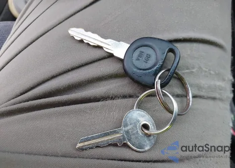 2001 Pontiac Grand Am Se1 z USA, uszkodzony, nr VIN 1G2NF52TX1M613704